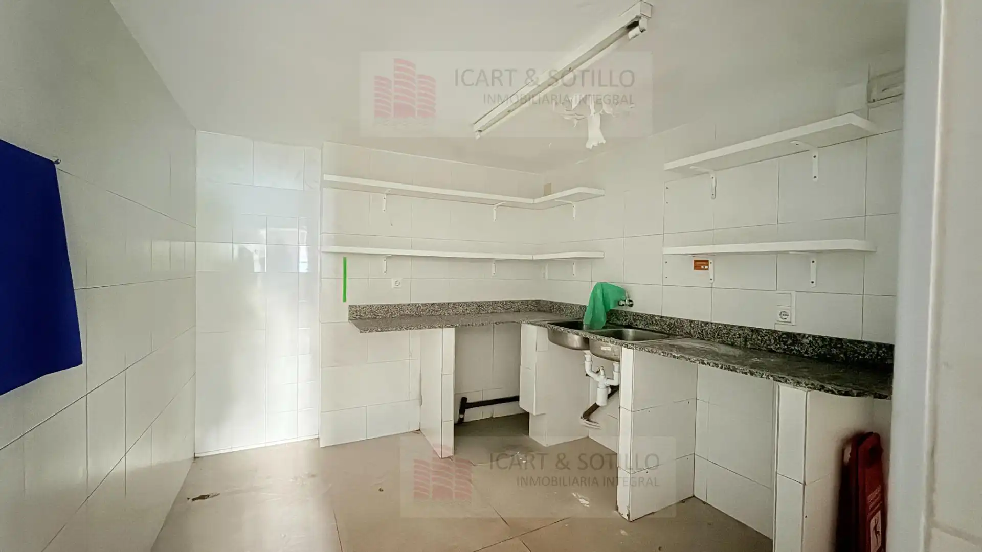 Cuina de Casa o xalet en venda en Vinaròs amb Aire condicionat, Jardí privat i Terrassa