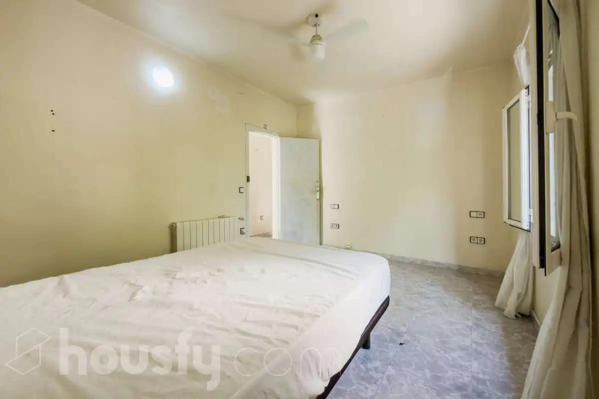 Habitación de Piso en venta en Barcelona con Aire acondicionado, Calefacción y Balcón