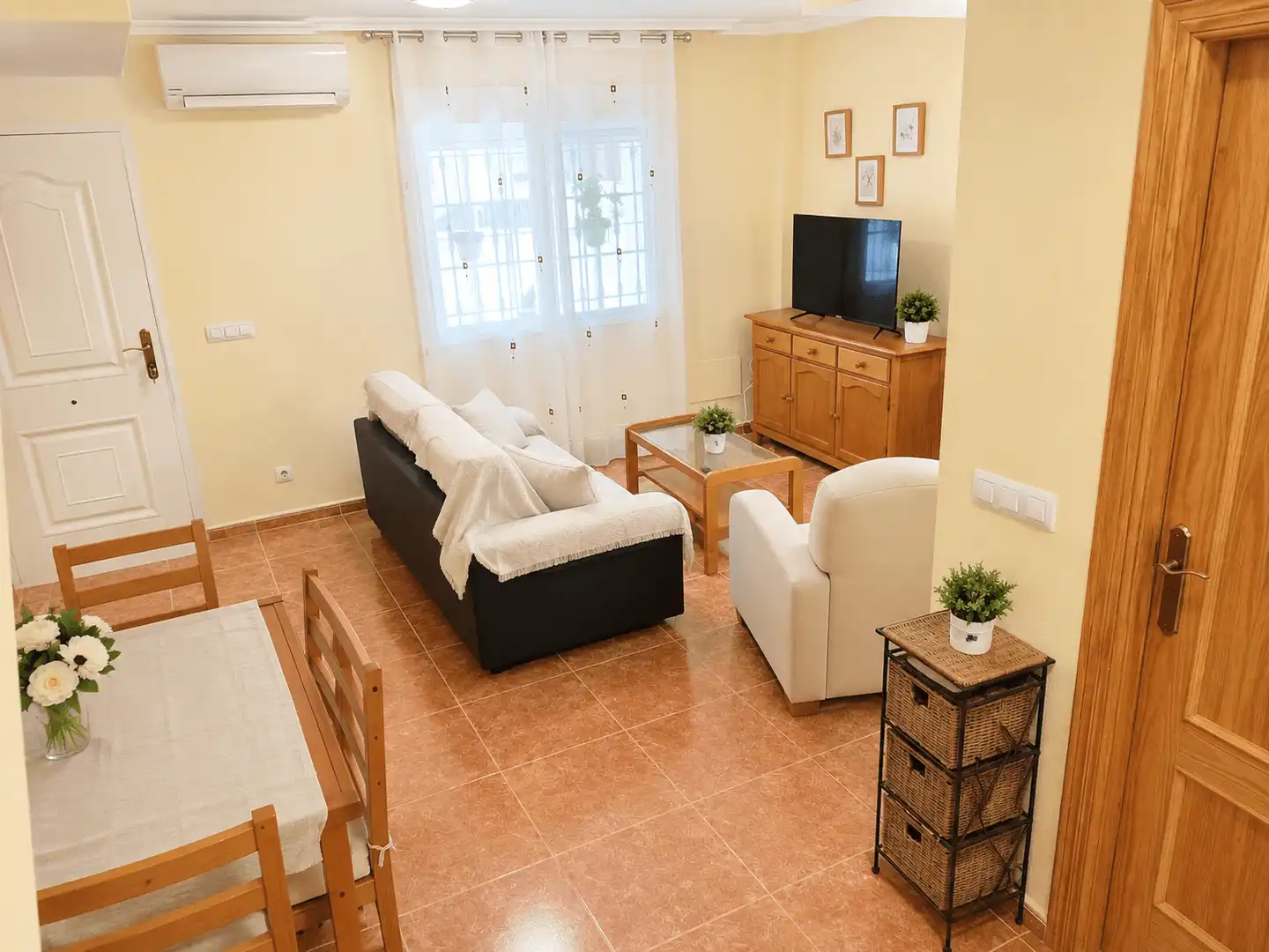 Sala d'estar de Casa adosada en venda en Cartagena amb Aire condicionat, Terrassa i Traster