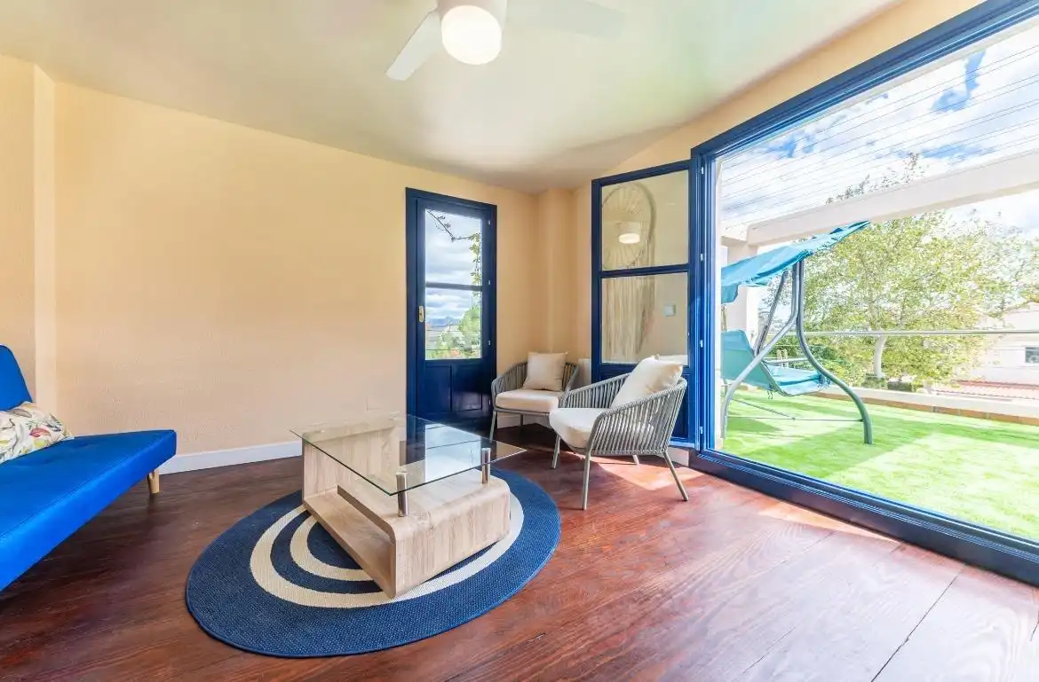 Sala d'estar de Casa o xalet en venda en Alicante / Alacant amb Jardí privat, Terrassa i Traster
