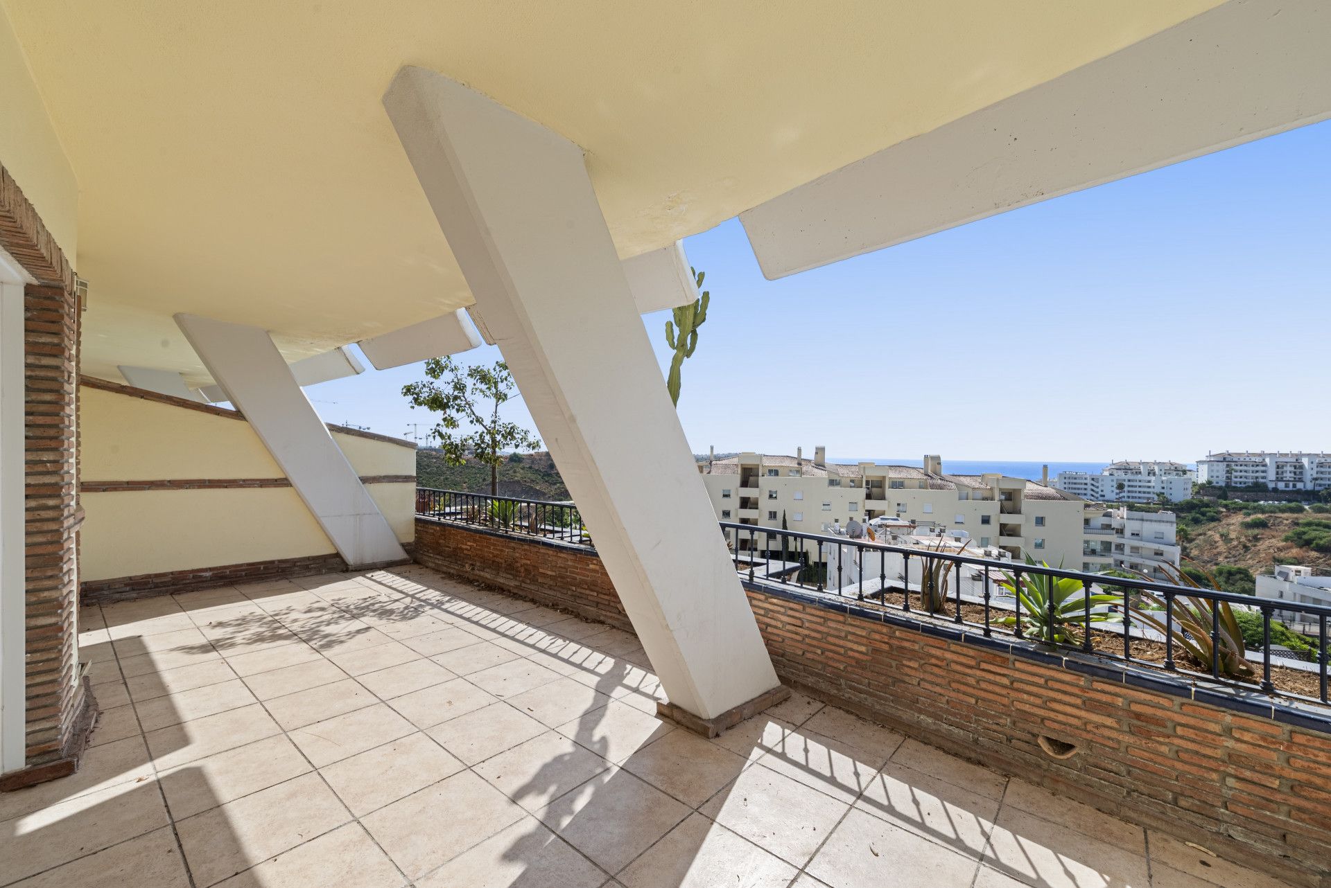 Terrassa de Apartament en venda en Mijas amb Aire condicionat, Terrassa i Piscina