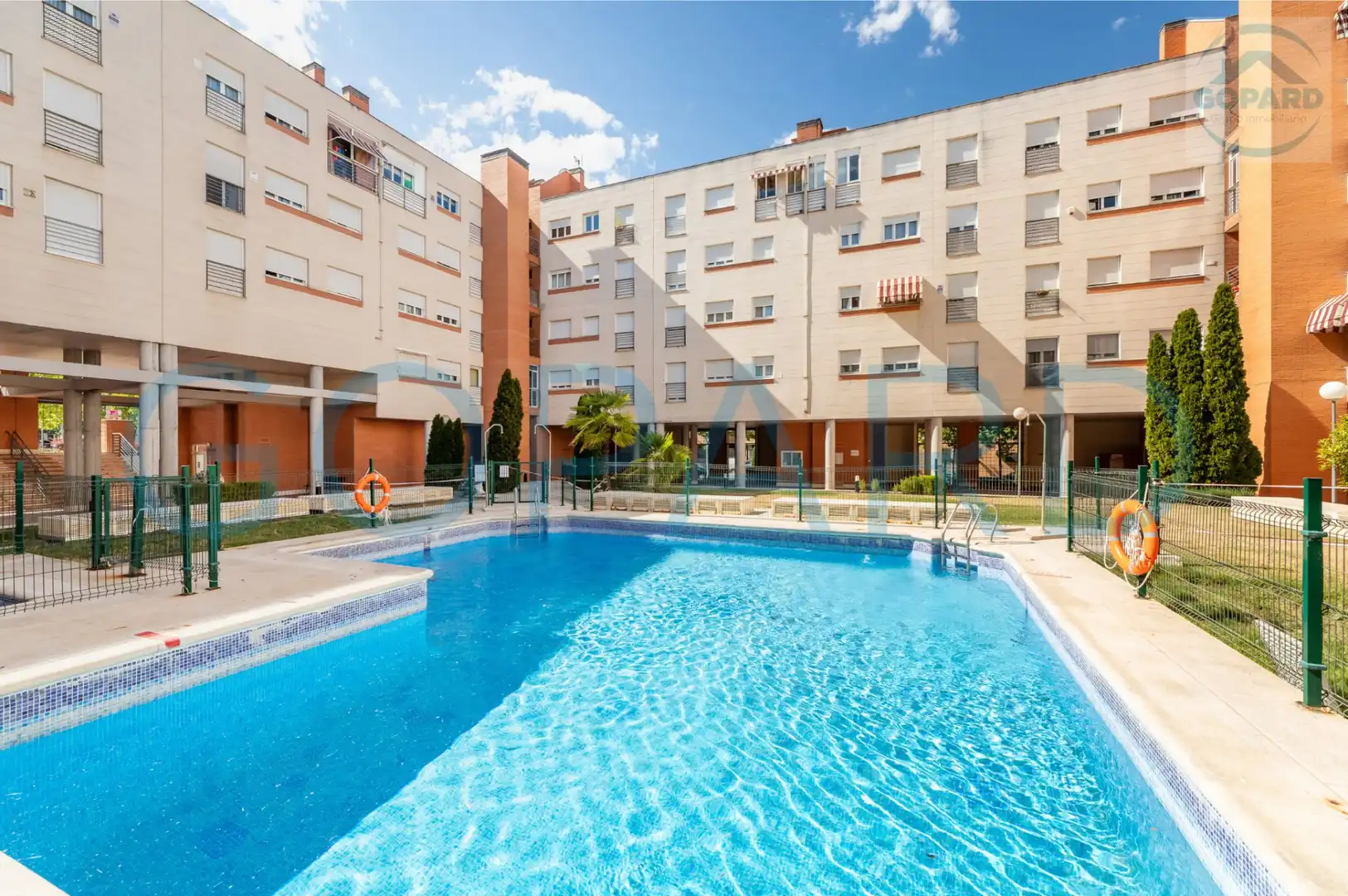 Swimming pool of Flat for sale in Alcobendas  with Air Conditioner, Heating and Parquet flooring