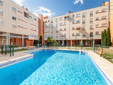 Piso con balcón en venta en Norte