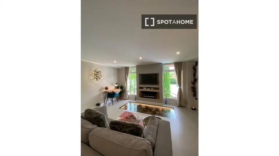 Living room of Flat for rent in Las Rozas de Madrid  with Air Conditioner, Heating and Furnished