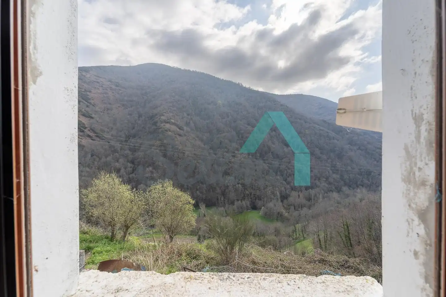 Casa adosada en venda en Cangas del Narcea amb Calefacció, Jardí privat i Terrassa