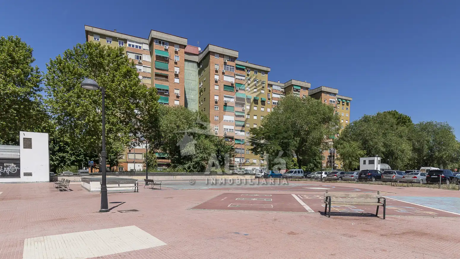 Vista exterior de Garaje en venta en Alcalá de Henares