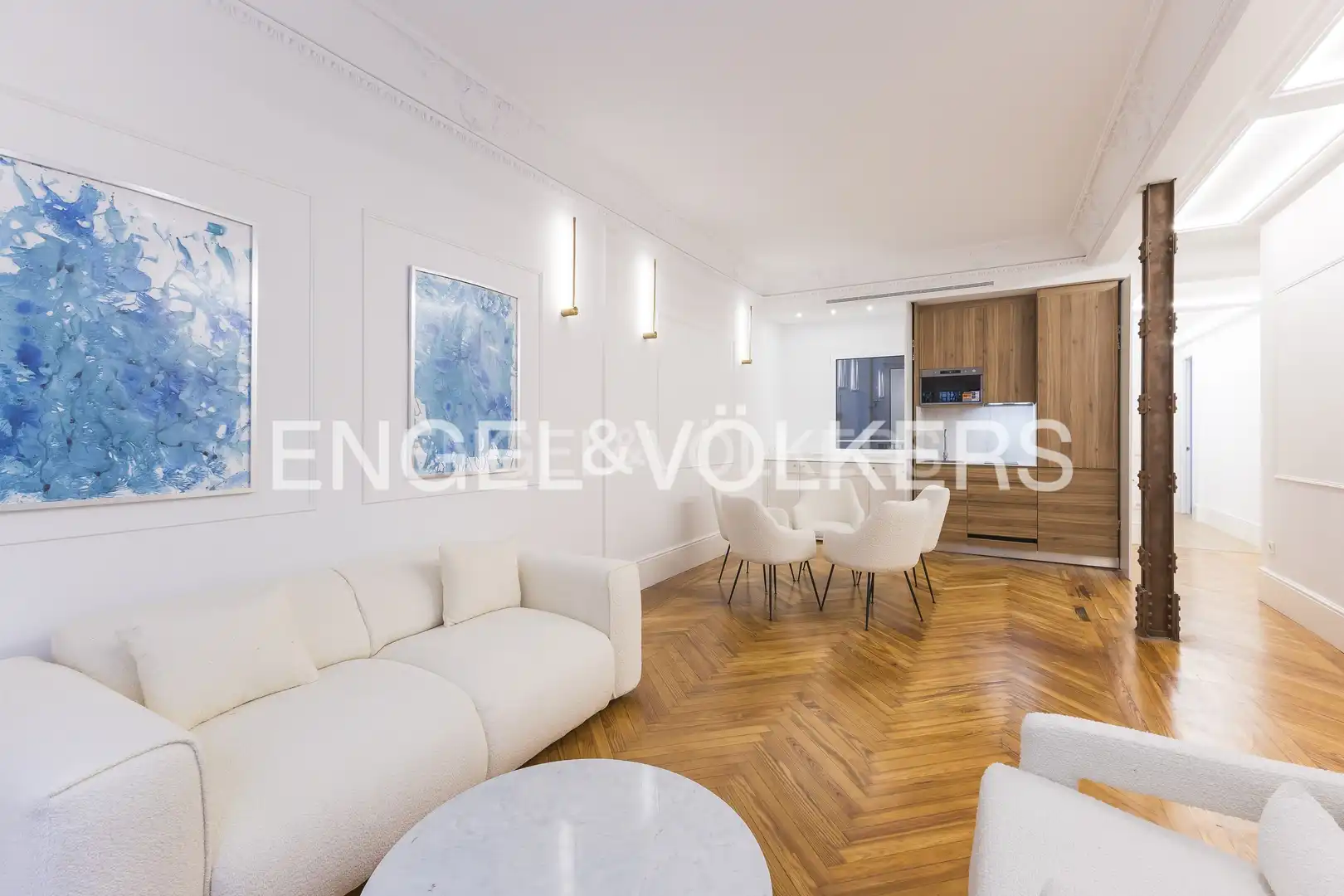 Living room of Flat for sale in Madrid  with Air Conditioner, Heating and Furnished