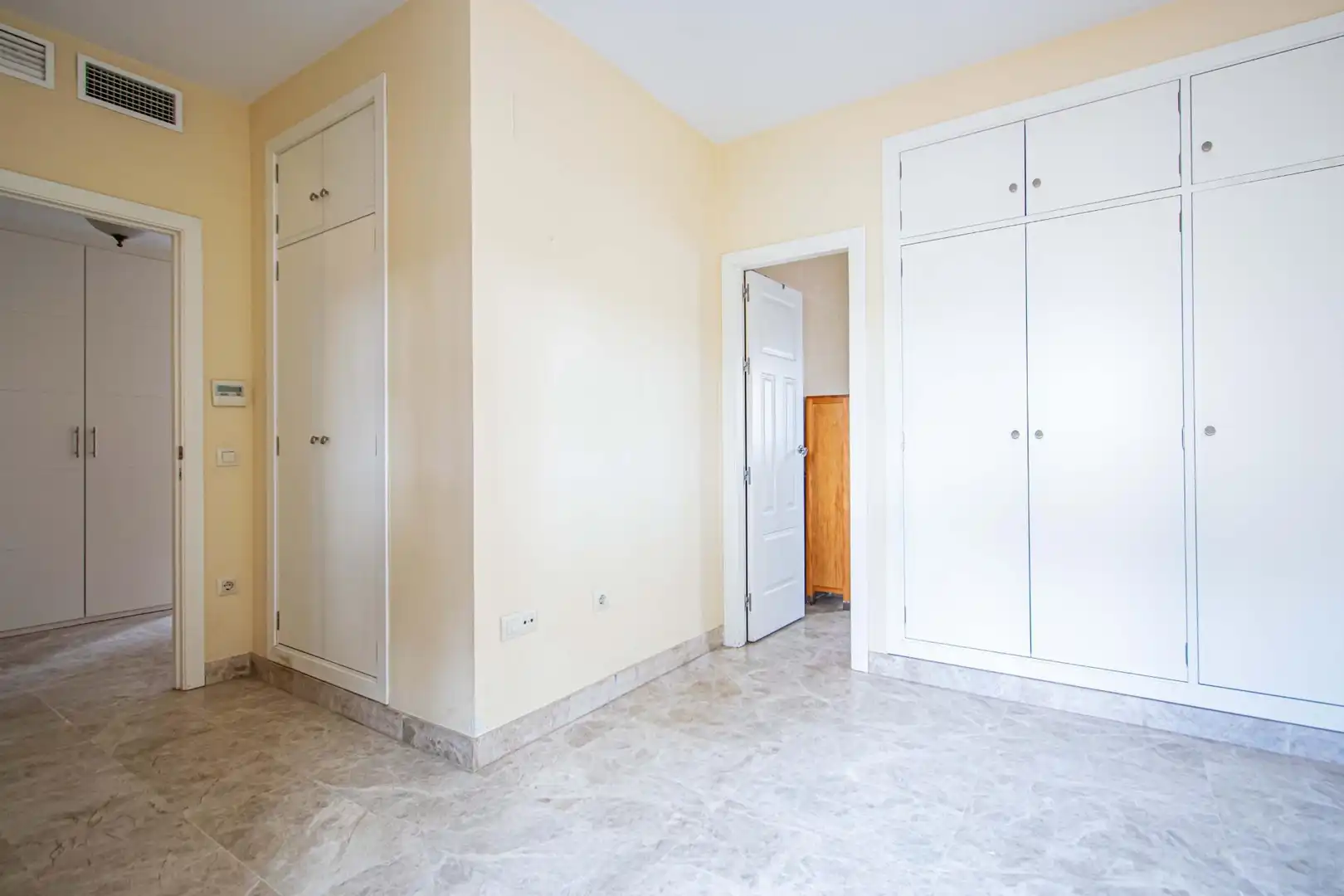 Detached homes for sale in Sevilla  with Air Conditioner, Heating and Private garden