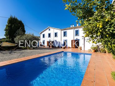 Casa con piscina in vendita a Torrelles de Foix