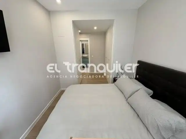 Bedroom of Flat for rent in Madrid  with Air Conditioner, Terrace and Storage room
