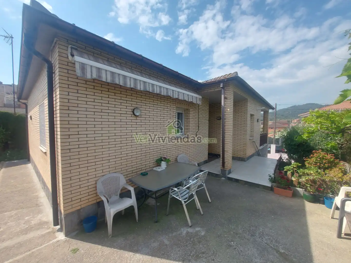 Exterior view of Houses for sale in Sant Vicenç Dels Horts  with Air Conditioner, Heating and Private garden