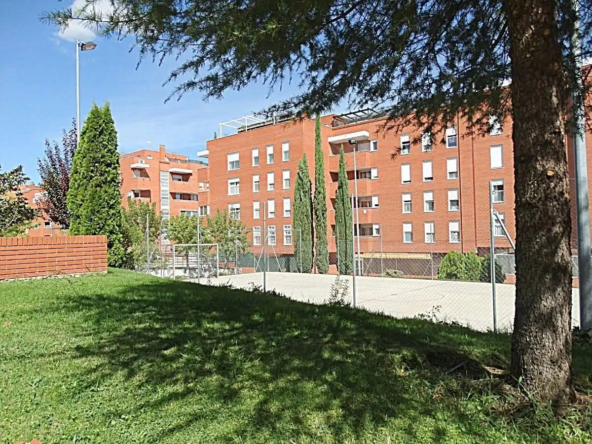 Flat for rent in Perlita