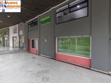 Local comercial en venda a Calle Nazaríes