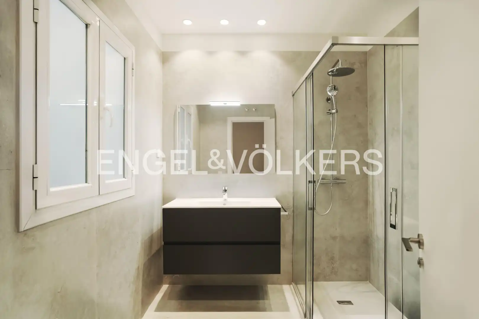 Baño de Piso en venta en Madrid con Aire acondicionado y Calefacción