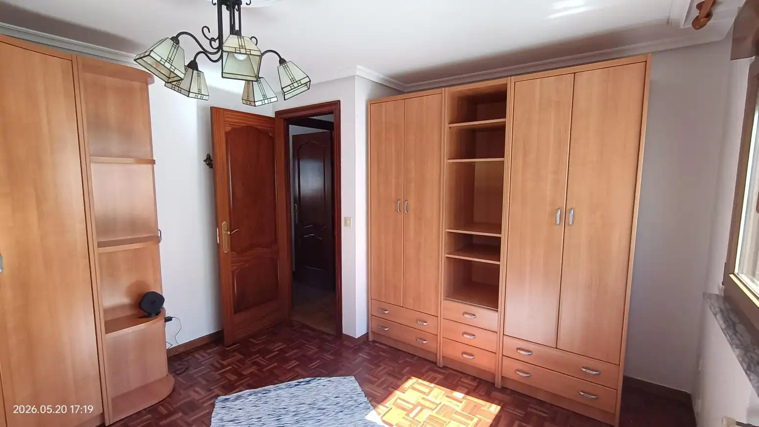 Dormitori de Pis de lloguer en Avilés amb Calefacció, Parquet i Moblat