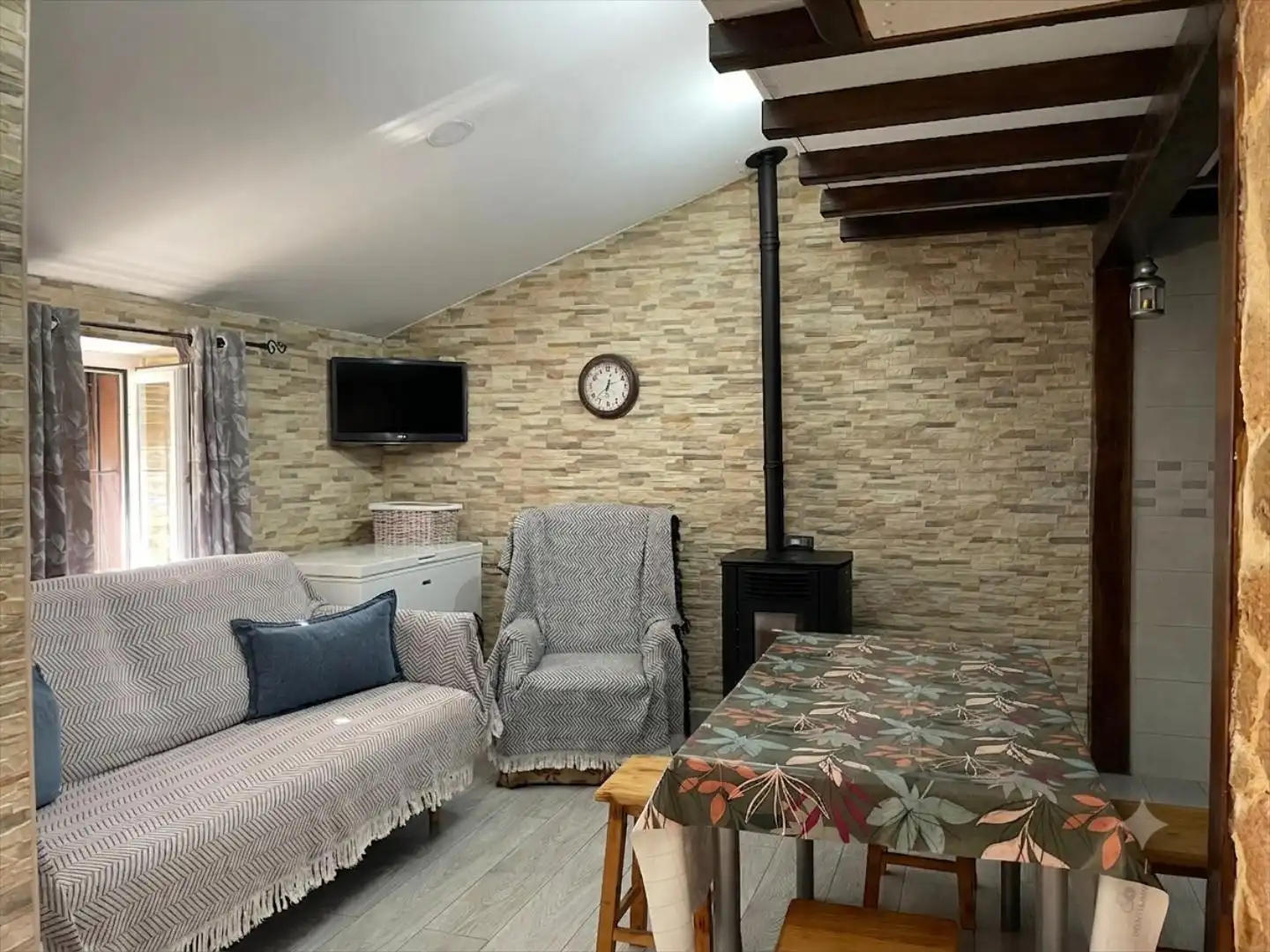 Sala de estar de Casa o chalet en venta en Sierra de Luna con Trastero y Amueblado