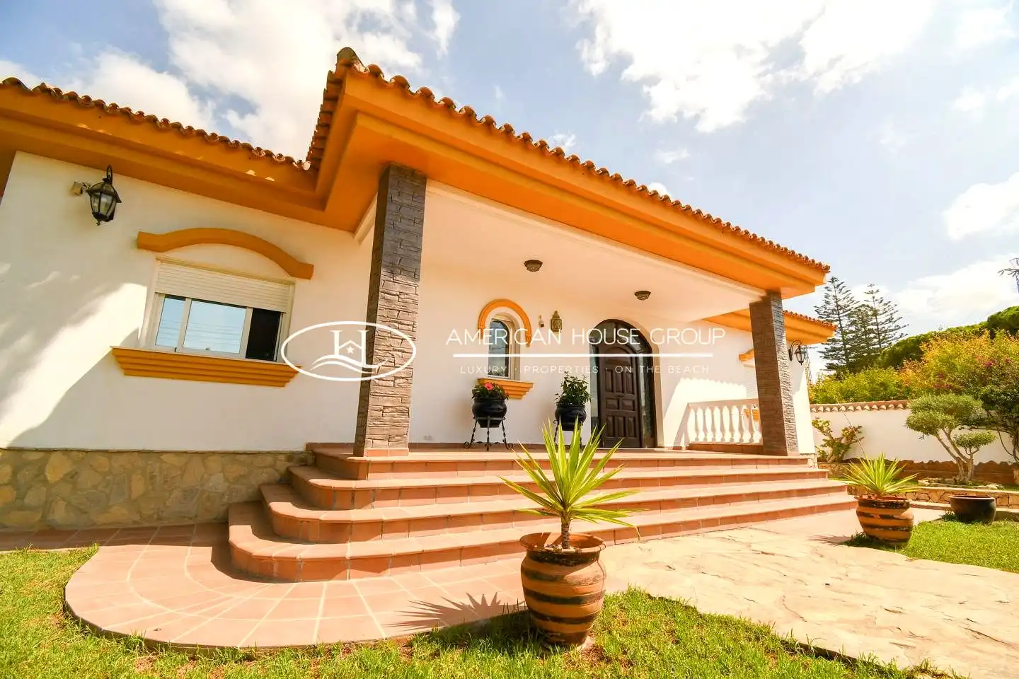 Exterior view of Houses for sale in Chiclana de la Frontera  with Air Conditioner, Heating and Private garden