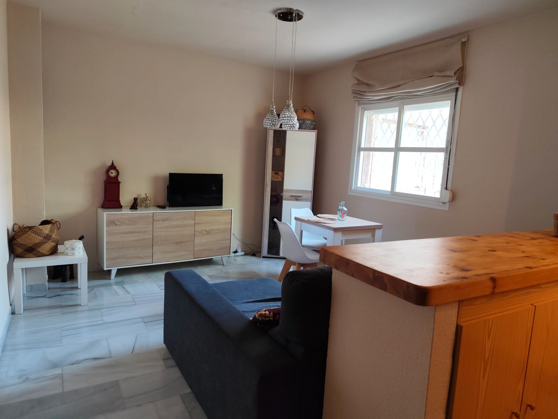 Sala d'estar de Pis de lloguer en Cenes de la Vega amb Moblat, Rentadora i Microones