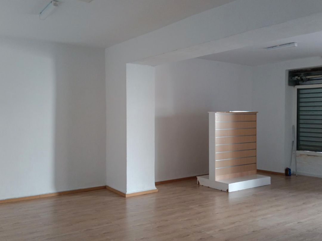 Local de alquiler en El Pedroso con Aire acondicionado, Calefacción y Parquet