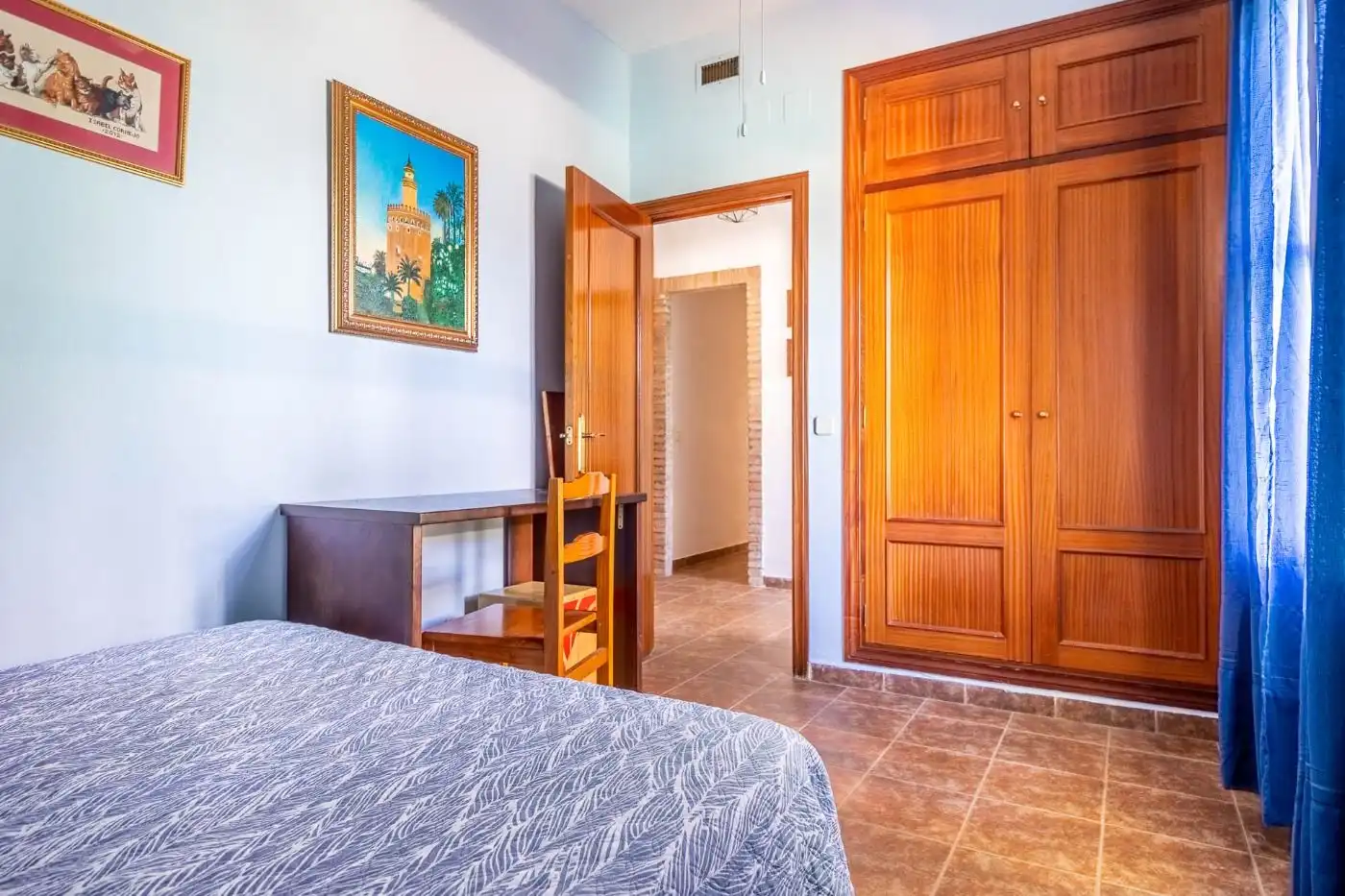 Habitación de Casa o chalet en venta en Carmona con Aire acondicionado, Jardín privado y Trastero