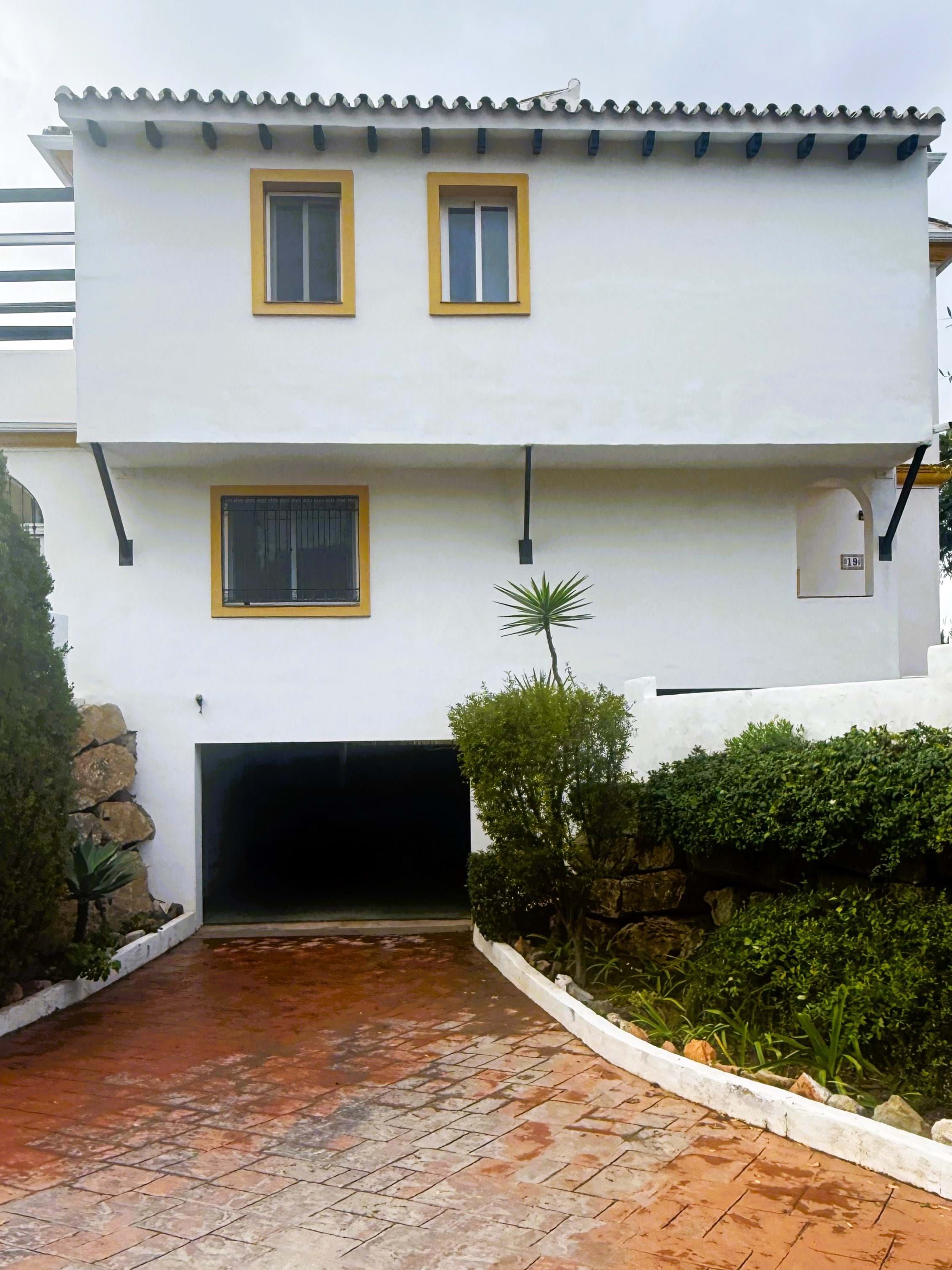 Vista exterior de Garatge en venda en Estepona