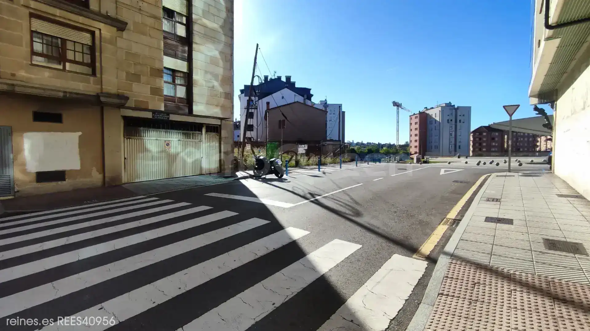 Vista exterior de Garaje en venta en La Pola Siero