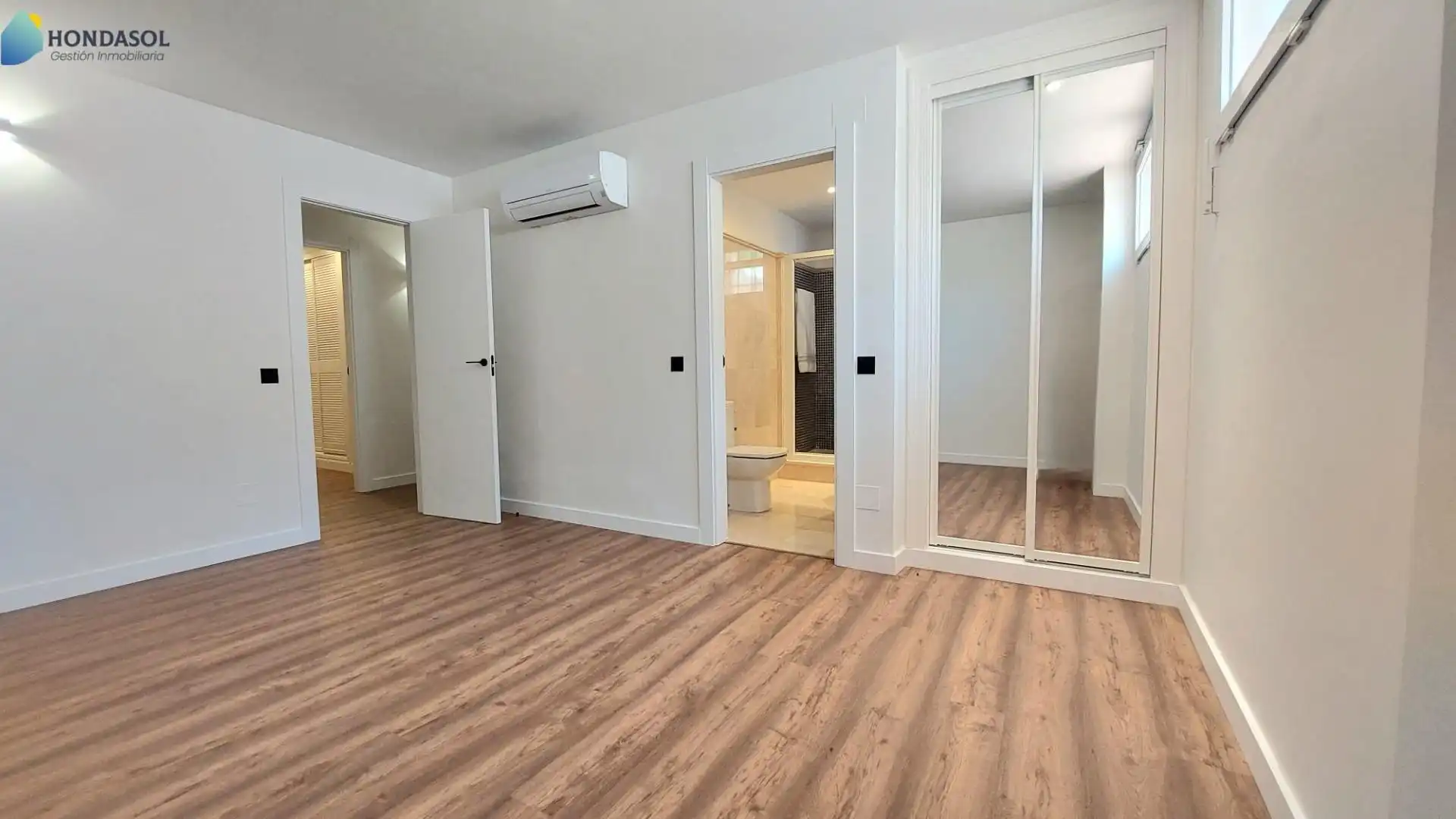 Dormitori de Casa o xalet en venda en Cartagena amb Aire condicionat, Jardí privat i Terrassa