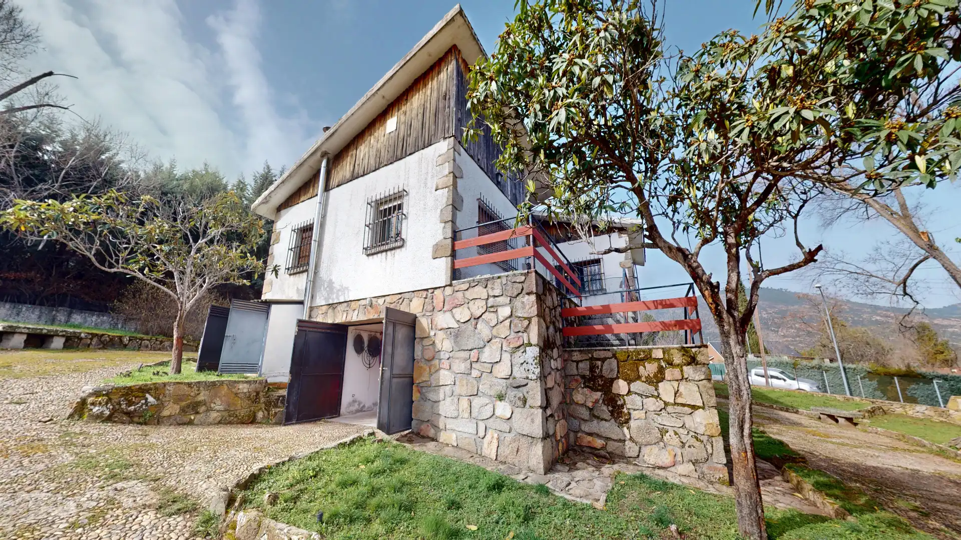 Vista exterior de Casa o chalet en venta en Robledo de Chavela con Calefacción, Jardín privado y Terraza