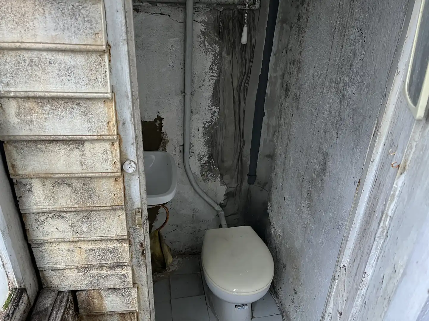 Bathroom of Flat for sale in Aller  with Private garden