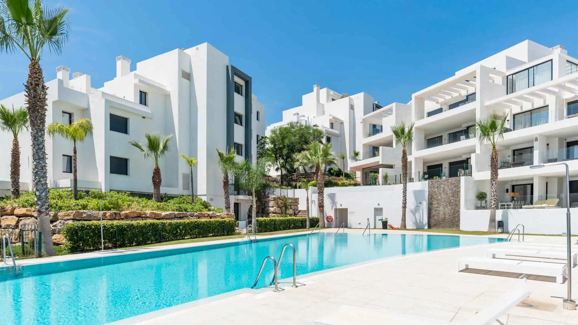 Vista exterior de Apartamento en venta en Estepona con Aire acondicionado, Jardín privado y Terraza