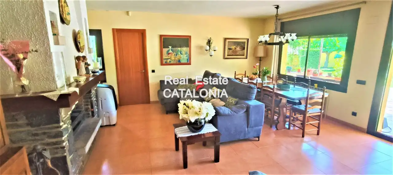 Vista exterior de Casa o xalet en venda en Caldes de Malavella amb Calefacció, Jardí privat i Terrassa