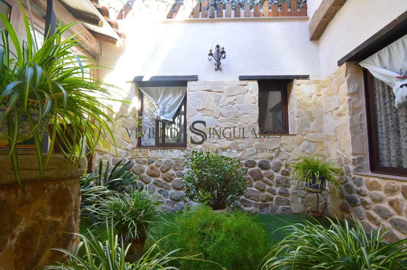 Exterior view of Houses for sale in Arroyomolinos de León  with Air Conditioner, Terrace and Furnished