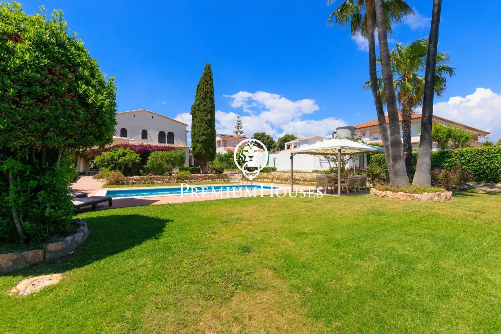 Vista exterior de Casa o chalet de alquiler en Cunit con Aire acondicionado, Calefacción y Jardín privado