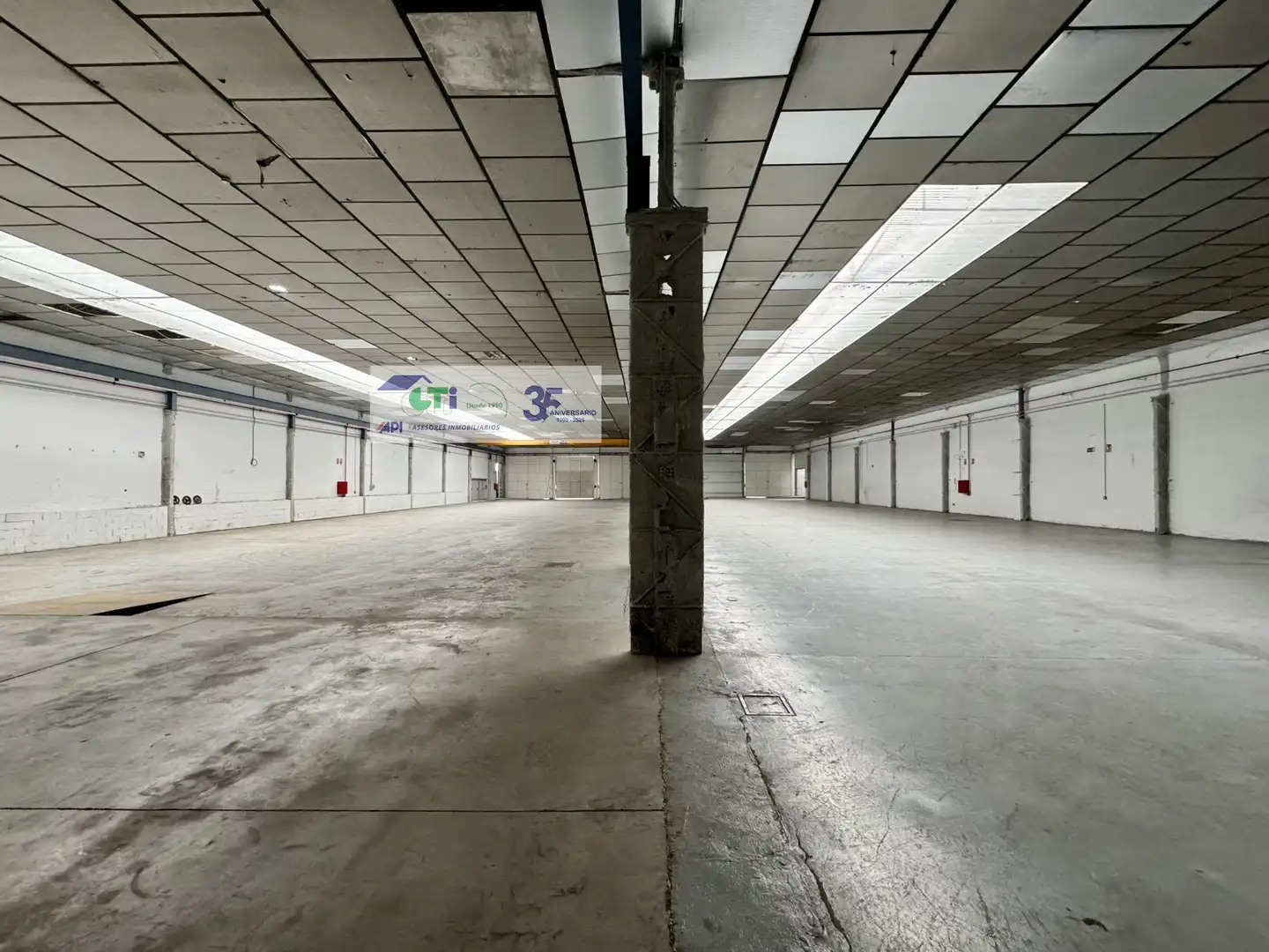 Nau industrial de lloguer en Zaragoza