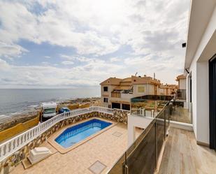 Swimming pool of House or chalet for sale in Torrevieja  with Air Conditioner, Heating and Private garden