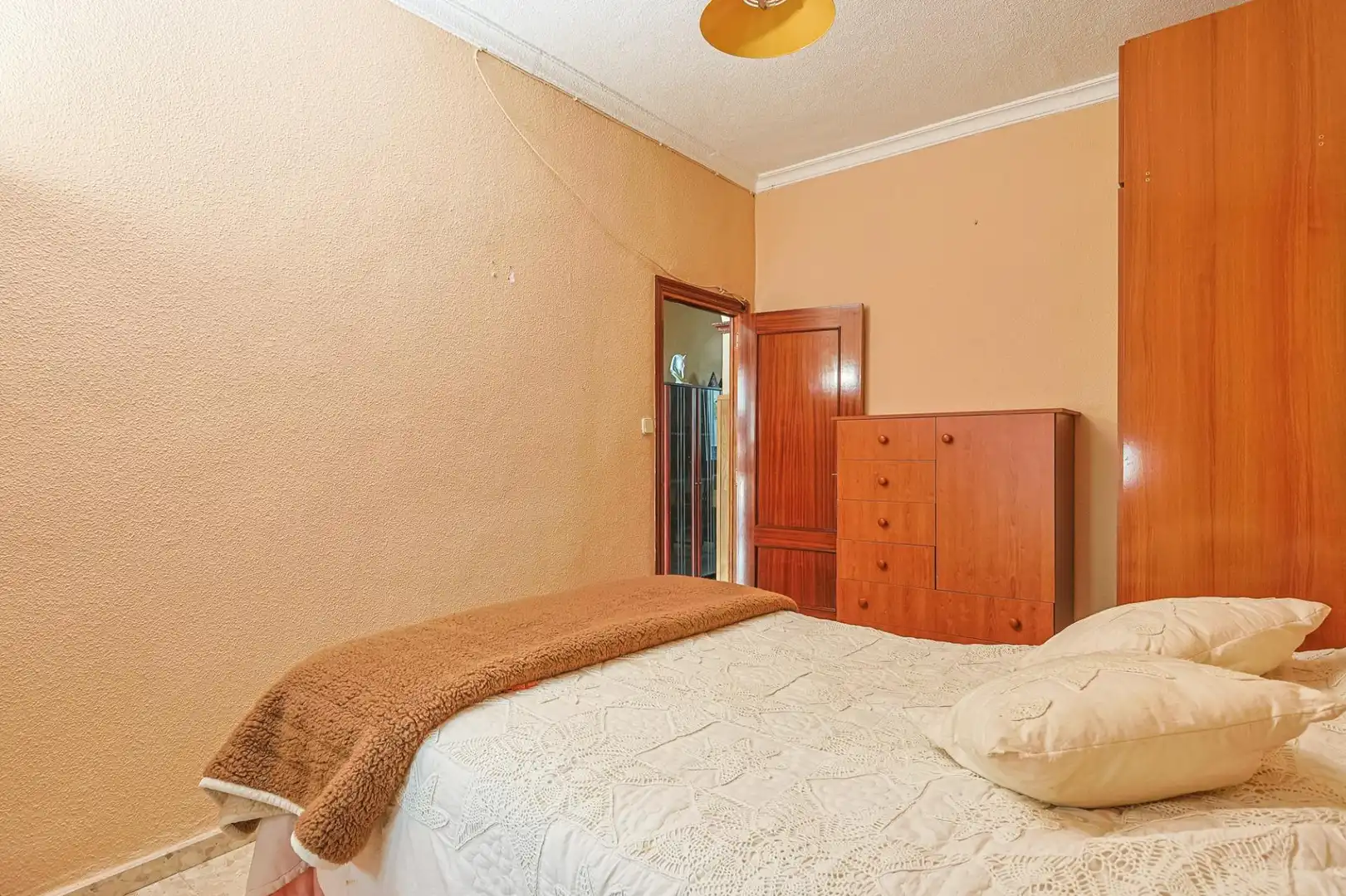 Dormitori de Casa o xalet en venda en Sevilla amb Moblat i Balcó