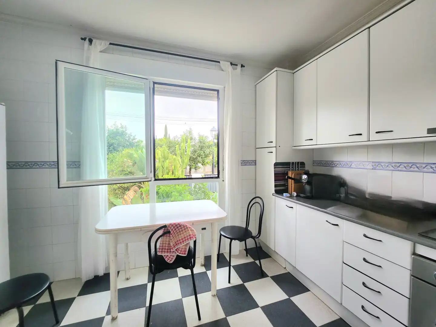 Kitchen of Houses for sale in Alcalá de Guadaira  with Air Conditioner, Heating and Private garden