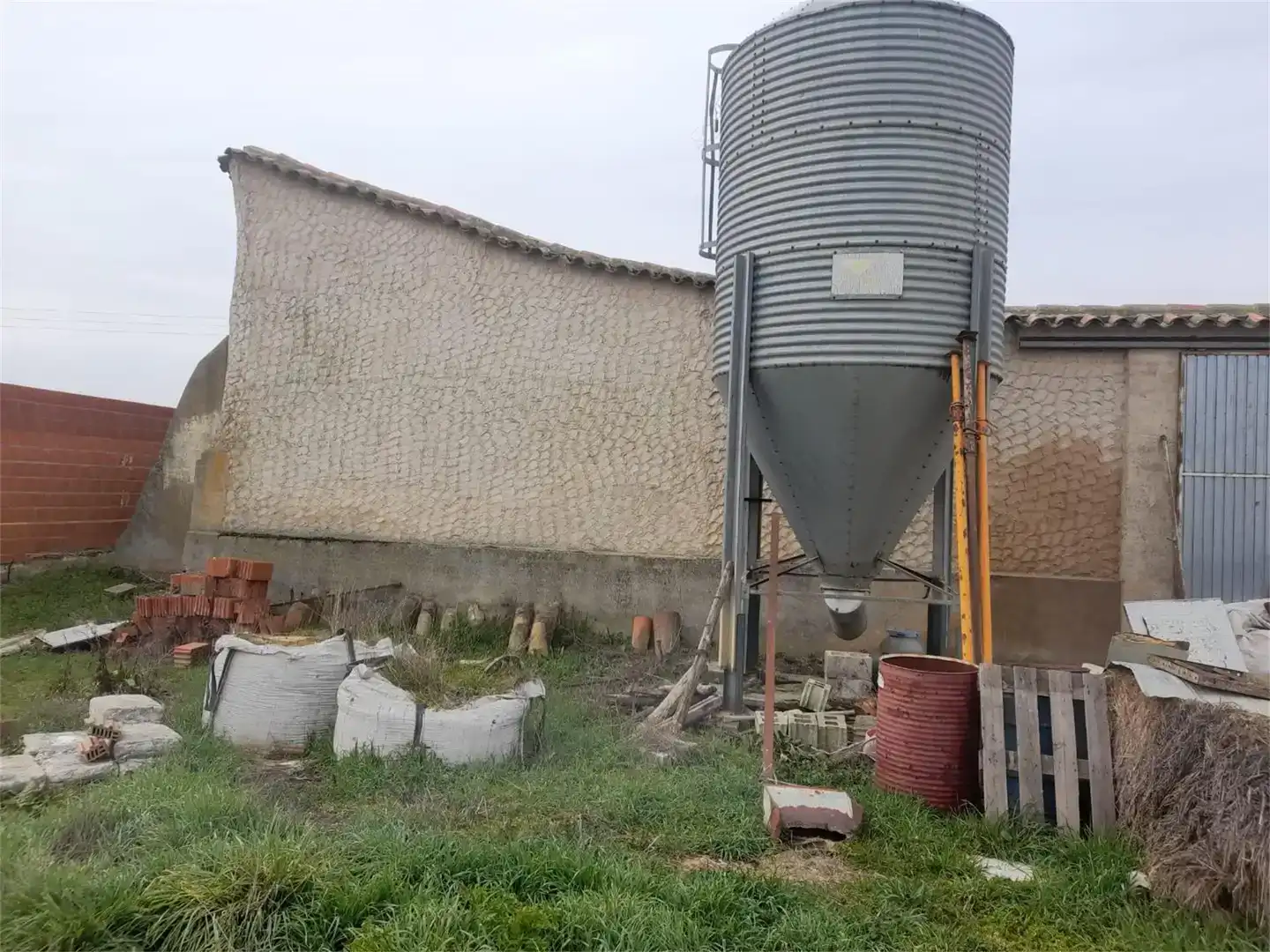 Vista exterior de Terreno en venta en Bolaños de Campos, Valladolid