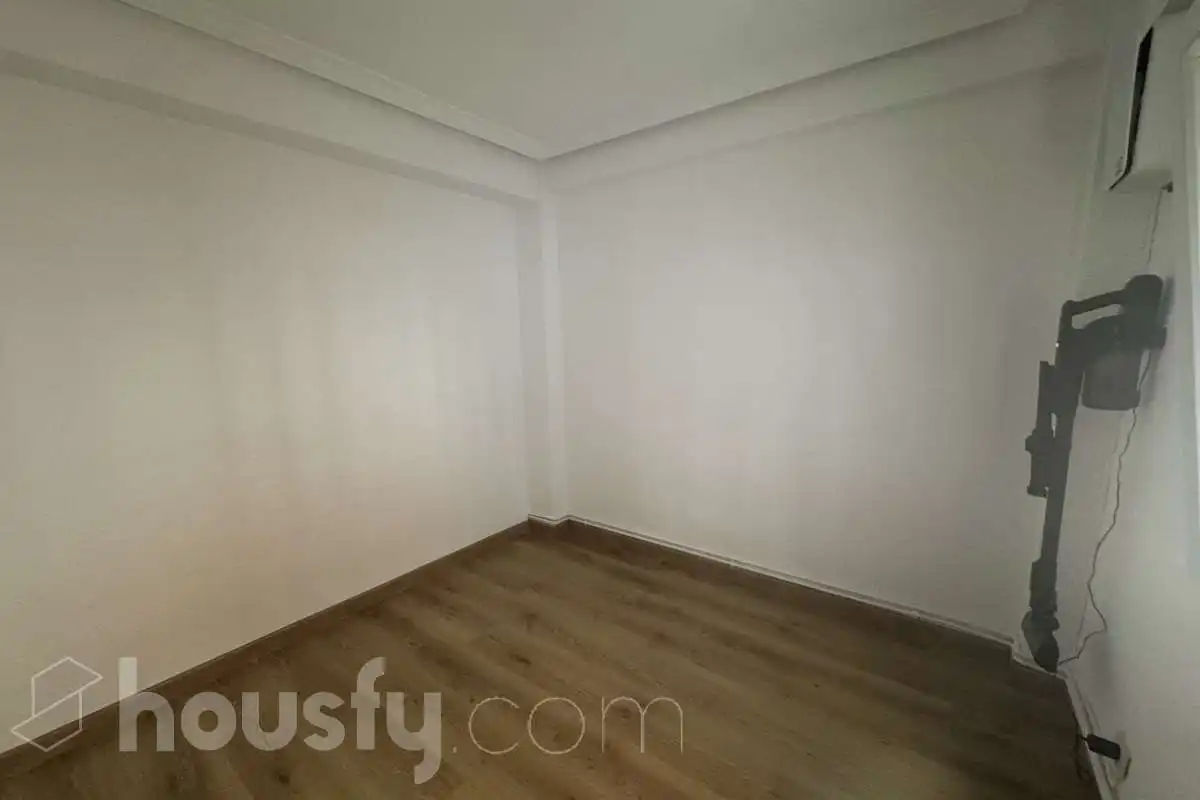 Habitación de Piso de alquiler en Móstoles con Parquet y Amueblado
