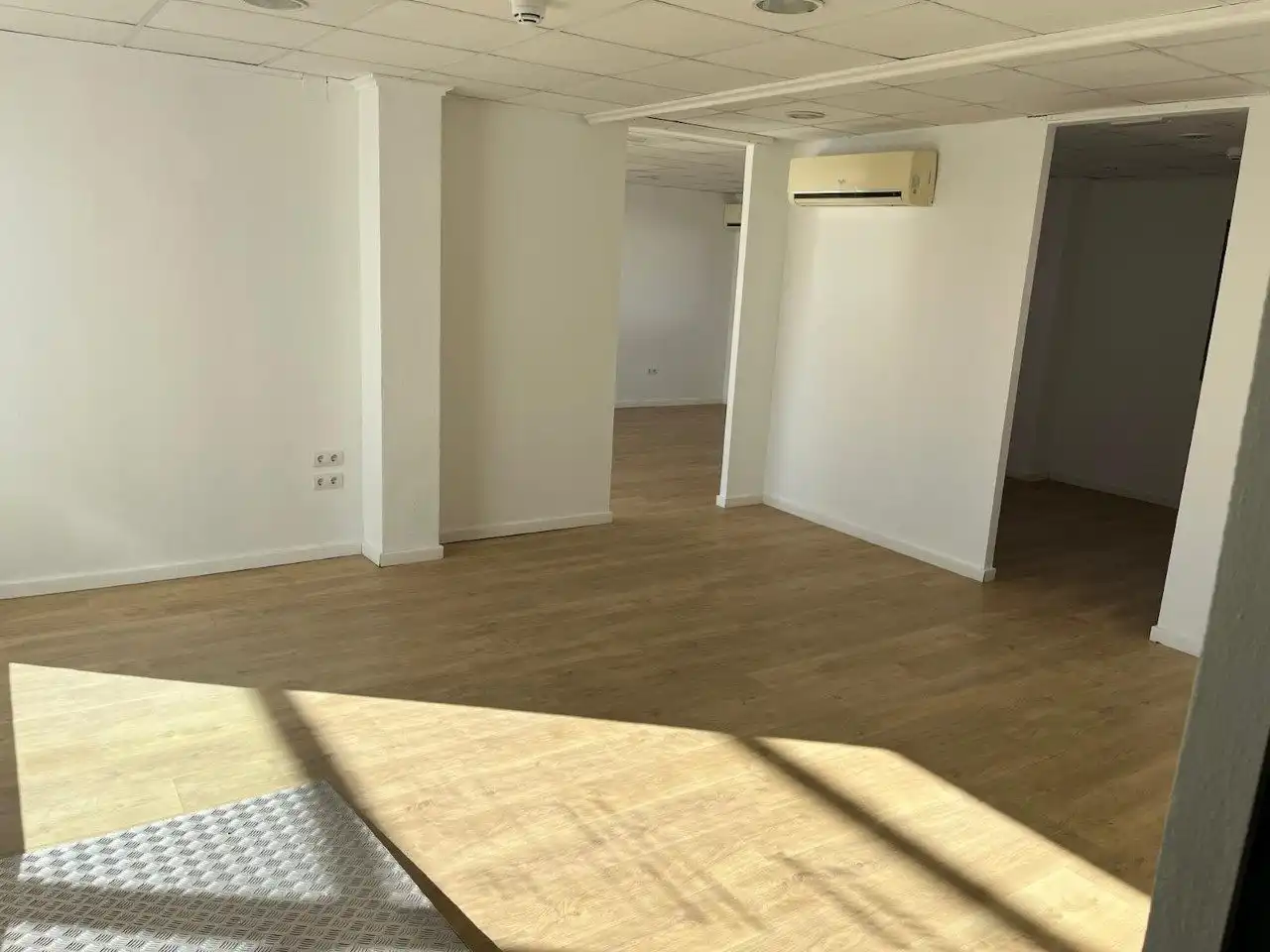 Local comercial en alquiler en Fuente del Jarro, imagen 4