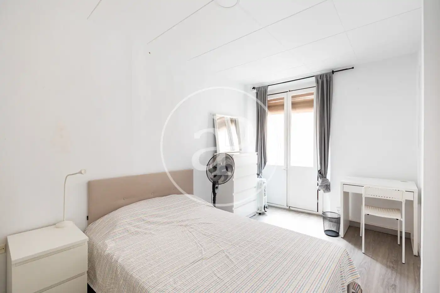 Bedroom of Flat for sale in Barcelona  with Heating, Furnished and Balcony