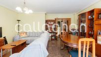 Living room of Flat for sale in  Valencia Capital  with Air Conditioner, Heating and Balcony