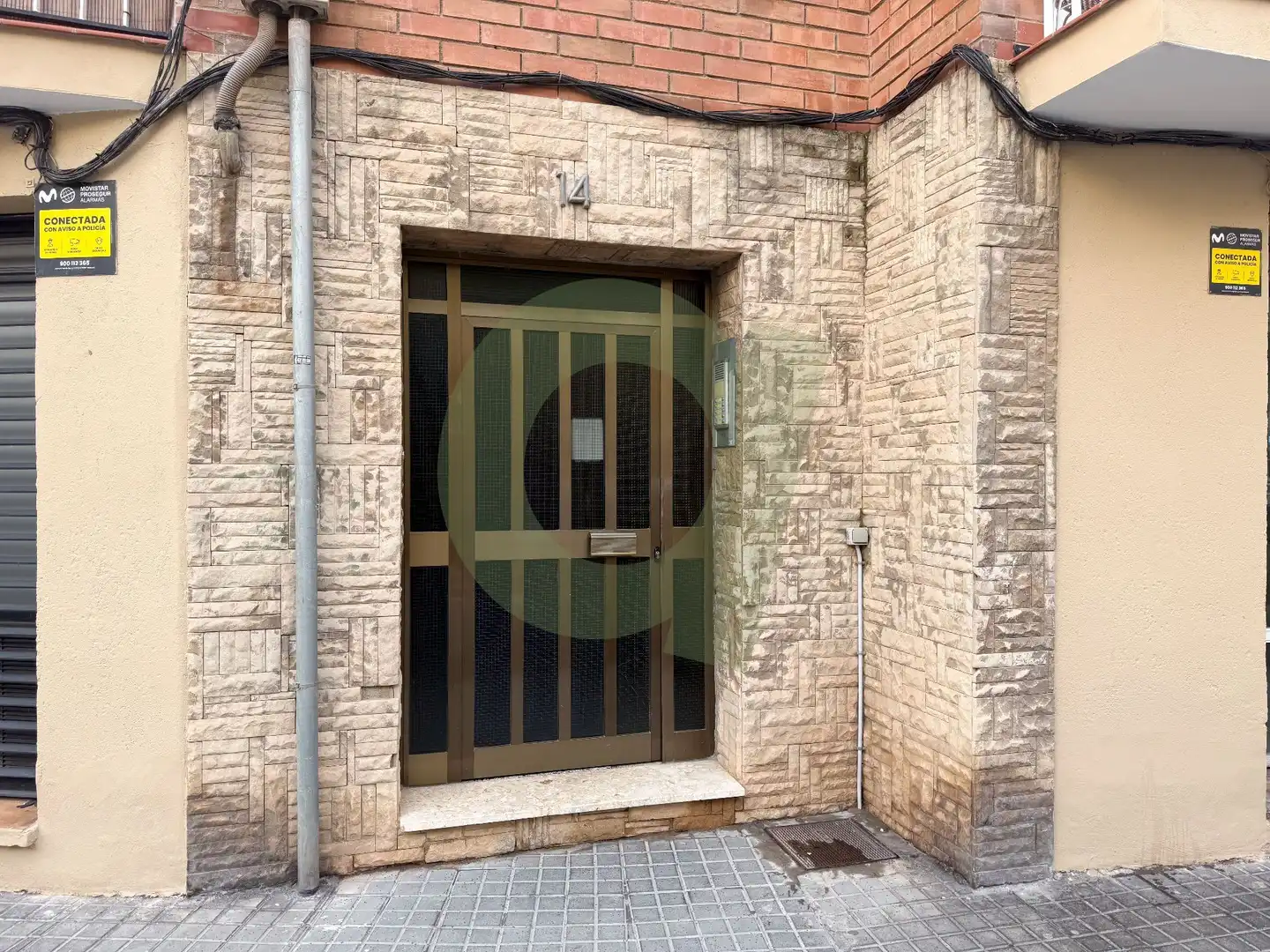 Vista exterior de Local en venda en Barcelona