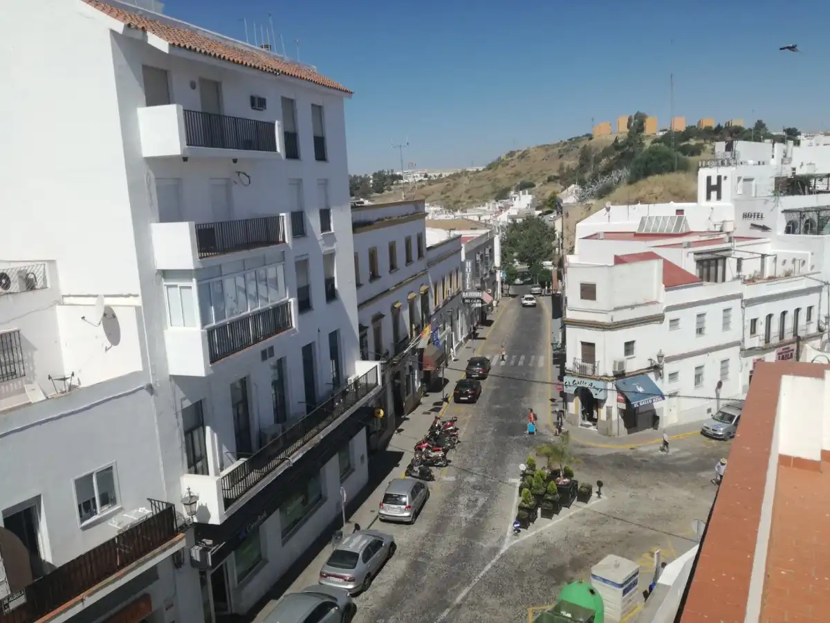 Vista exterior de Casa o xalet en venda en Arcos de la Frontera amb Aire condicionat, Terrassa i Traster