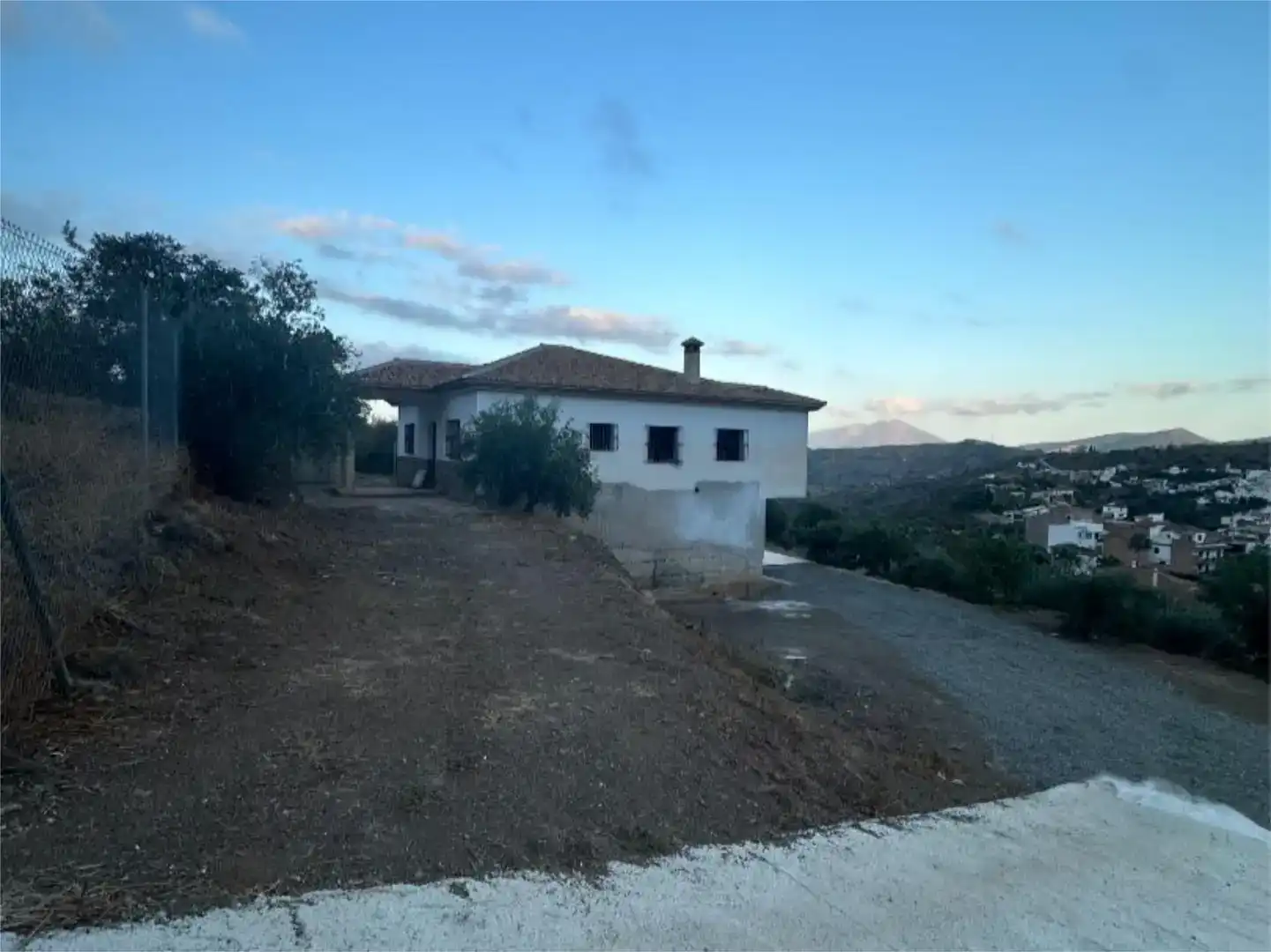 Vista exterior de Apartament de lloguer en Guaro amb Jardí privat, Moblat i Balcó