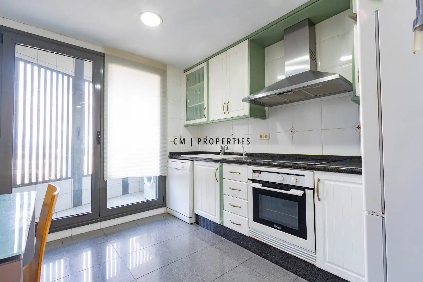 Kitchen of Flat for rent in Valencia  with Air Conditioner, Heating and Terrace