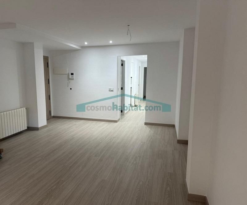 Planta baja en venta en Plaza Xúquer