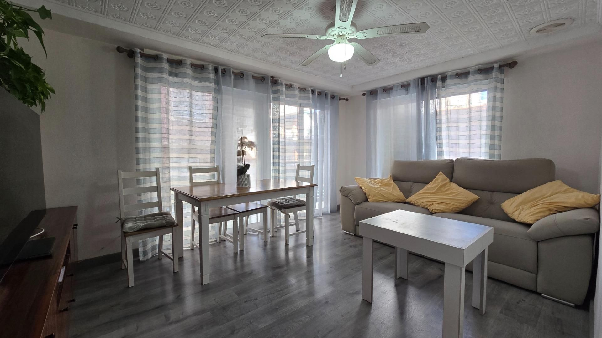 Dormitori de Apartament en venda en Santa Pola amb Aire condicionat, Moblat i Balcó