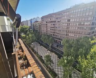 Exterior view of Flat to rent in  Zaragoza Capital  with Air Conditioner, Terrace and Balcony