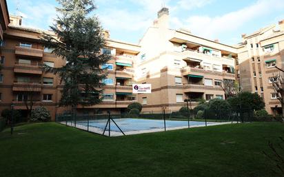 Garden of Flat for sale in  Madrid Capital  with Heating